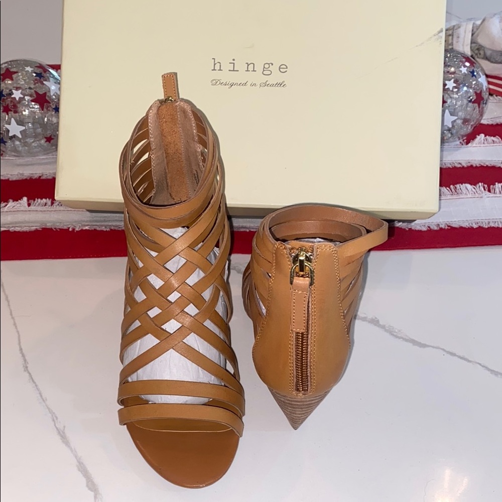 Hinge Tan Sandals with Crisscross Straps and Stacked Heel